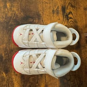 Jordan shoes for toddler boy, size 7c. Style Jordan 6 rings